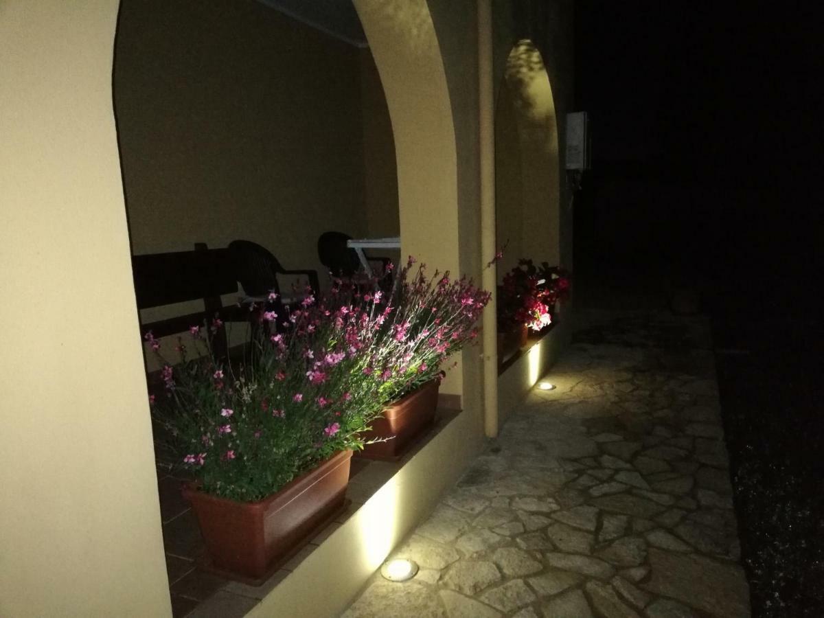 B&B Fiori Di Pesco Fertilia Buitenkant foto